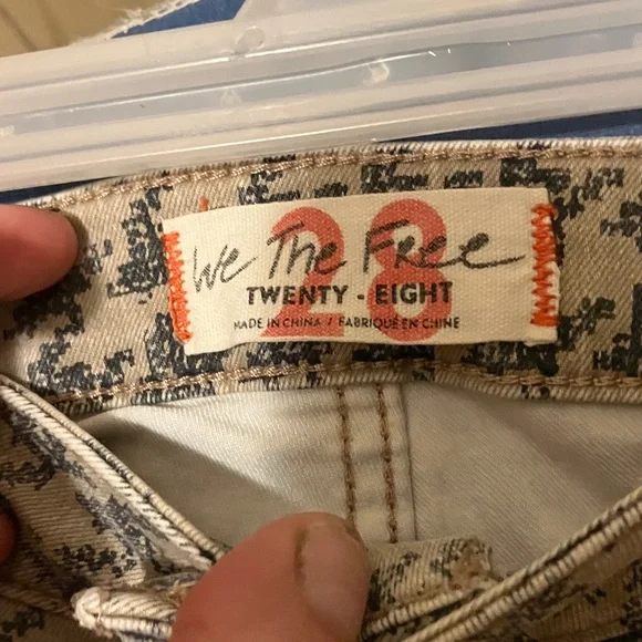 Rare houndstooth pattern Just Float on Printed Flare Jeans size 28 - Picture 4 of 10